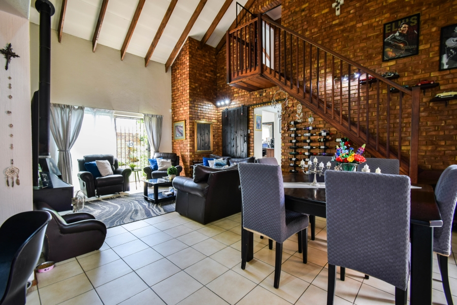 4 Bedroom Property for Sale in Garsfontein Gauteng