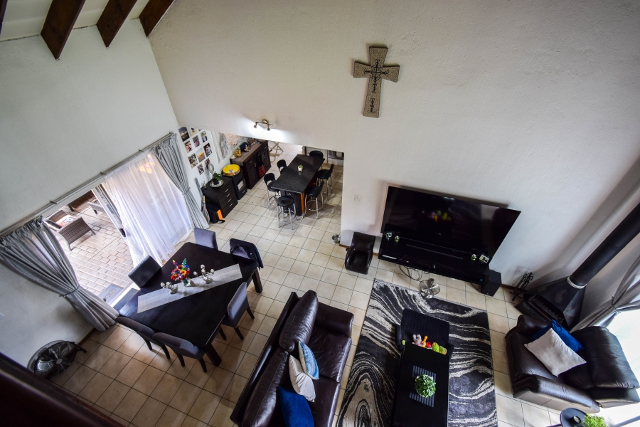 4 Bedroom Property for Sale in Garsfontein Gauteng