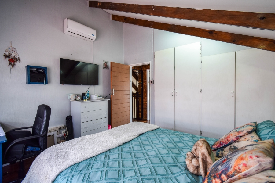 4 Bedroom Property for Sale in Garsfontein Gauteng