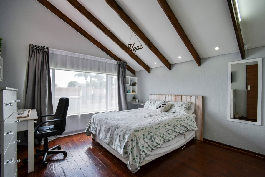 4 Bedroom Property for Sale in Garsfontein Gauteng