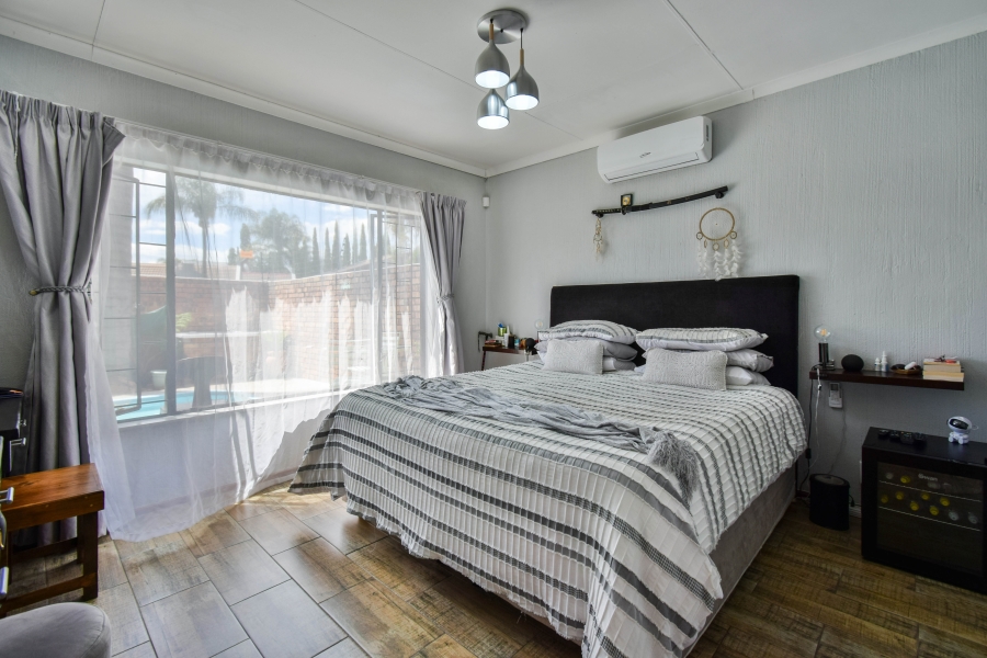 4 Bedroom Property for Sale in Garsfontein Gauteng