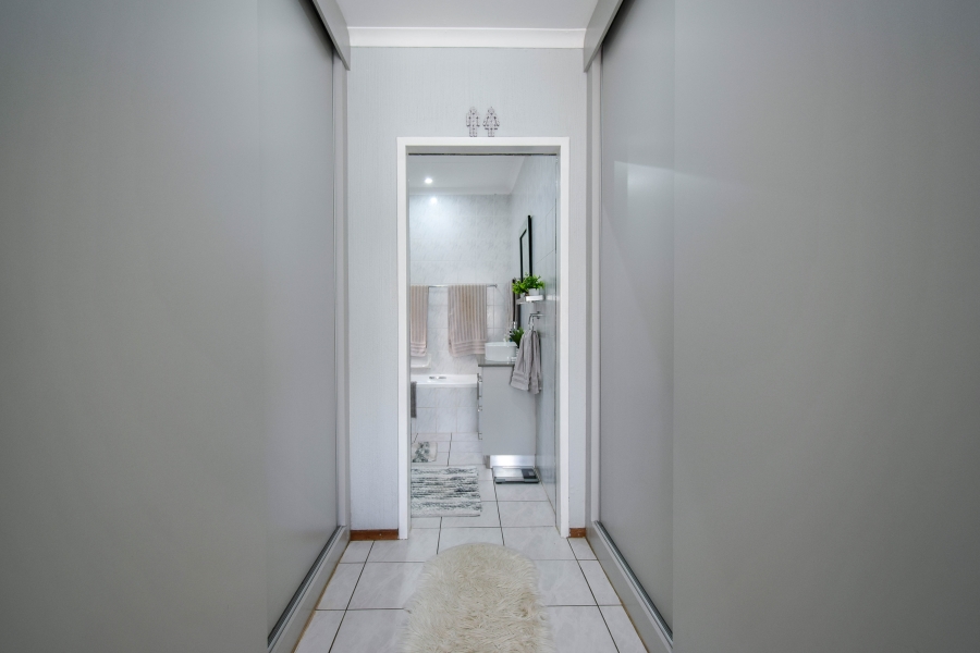 4 Bedroom Property for Sale in Garsfontein Gauteng