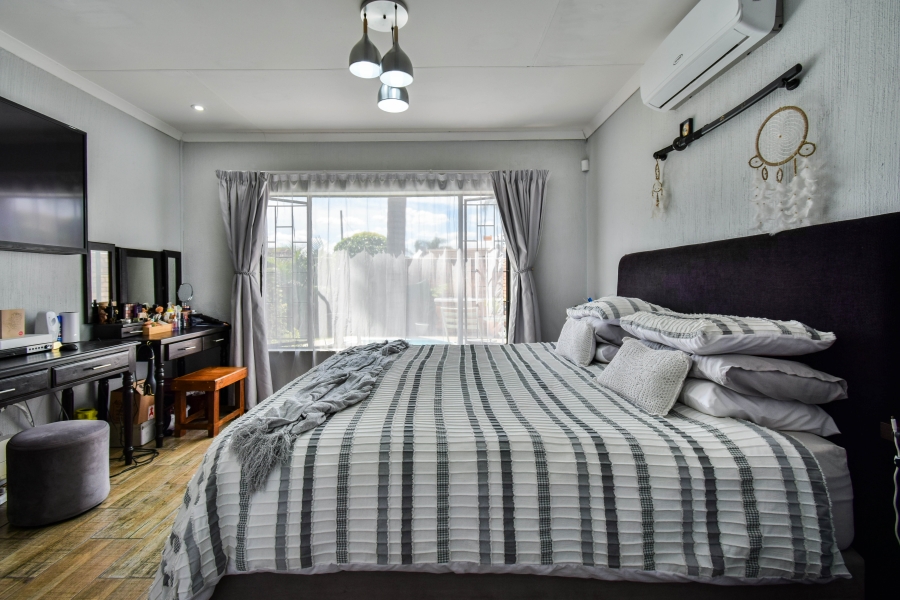 4 Bedroom Property for Sale in Garsfontein Gauteng