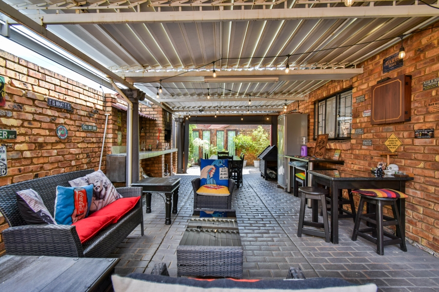 4 Bedroom Property for Sale in Garsfontein Gauteng