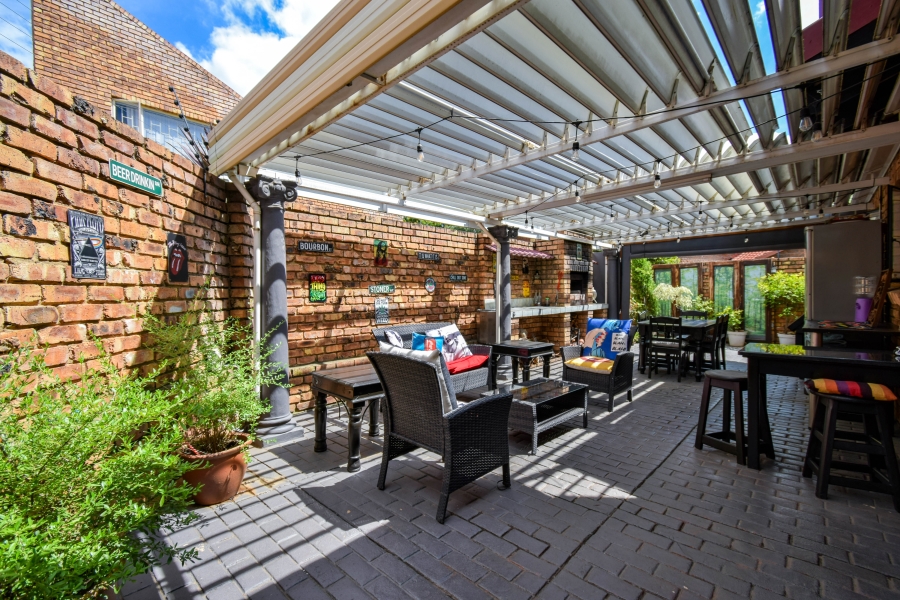 4 Bedroom Property for Sale in Garsfontein Gauteng