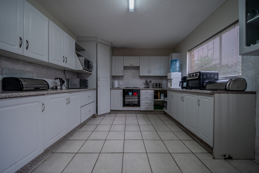 To Let 4 Bedroom Property for Rent in Moreleta Park Gauteng