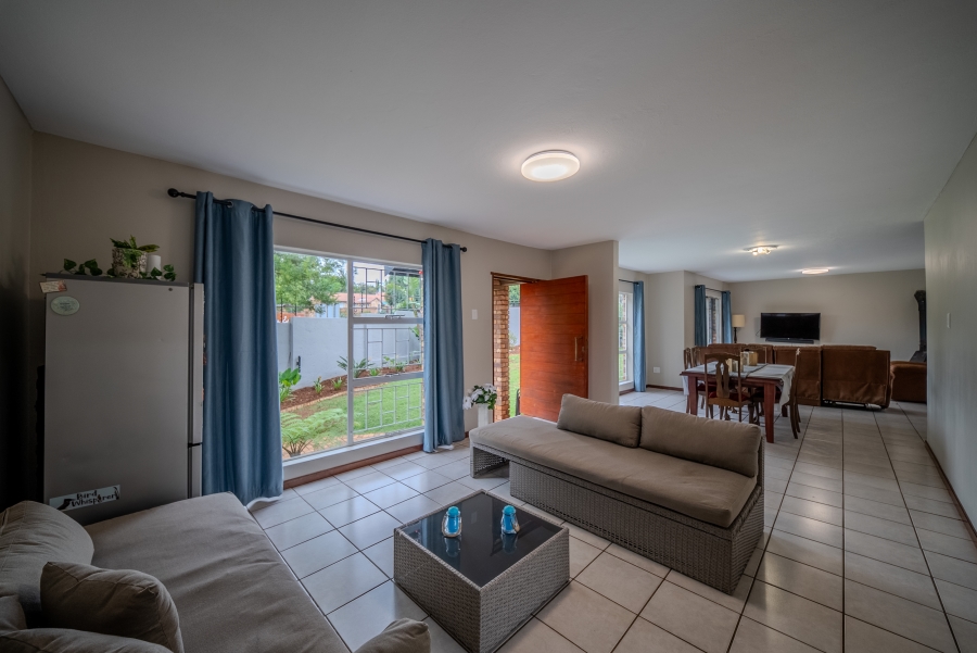 To Let 4 Bedroom Property for Rent in Moreleta Park Gauteng