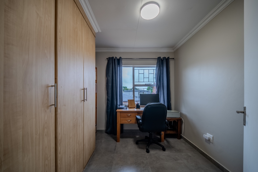 To Let 4 Bedroom Property for Rent in Moreleta Park Gauteng