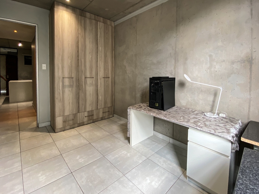 2 Bedroom Property for Sale in Brooklyn Gauteng