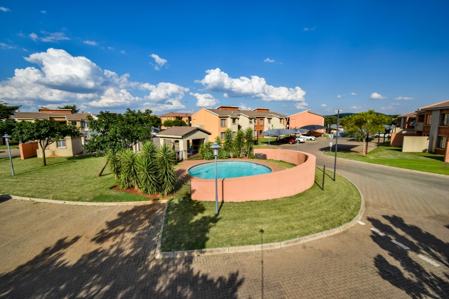 2 Bedroom Property for Sale in Montana Tuine Gauteng