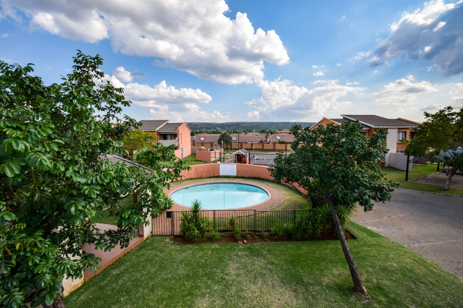 2 Bedroom Property for Sale in Montana Tuine Gauteng