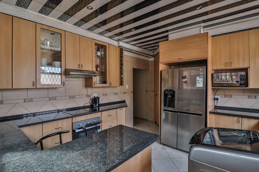 7 Bedroom Property for Sale in The Hill Gauteng