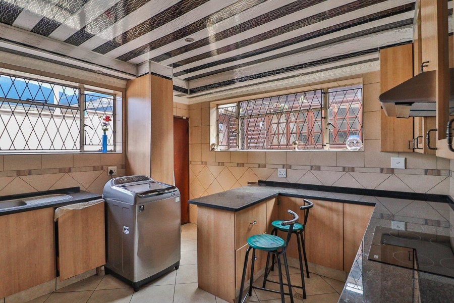 7 Bedroom Property for Sale in The Hill Gauteng