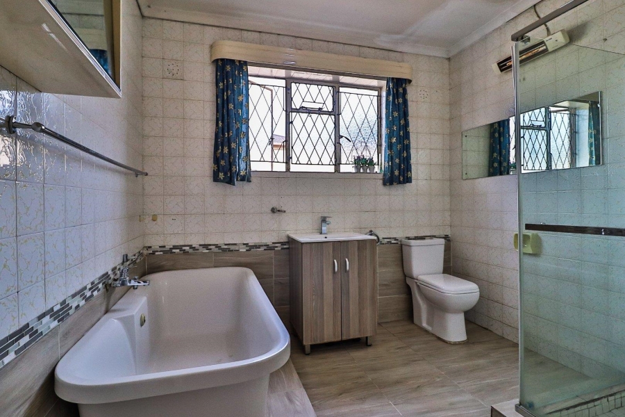 7 Bedroom Property for Sale in The Hill Gauteng