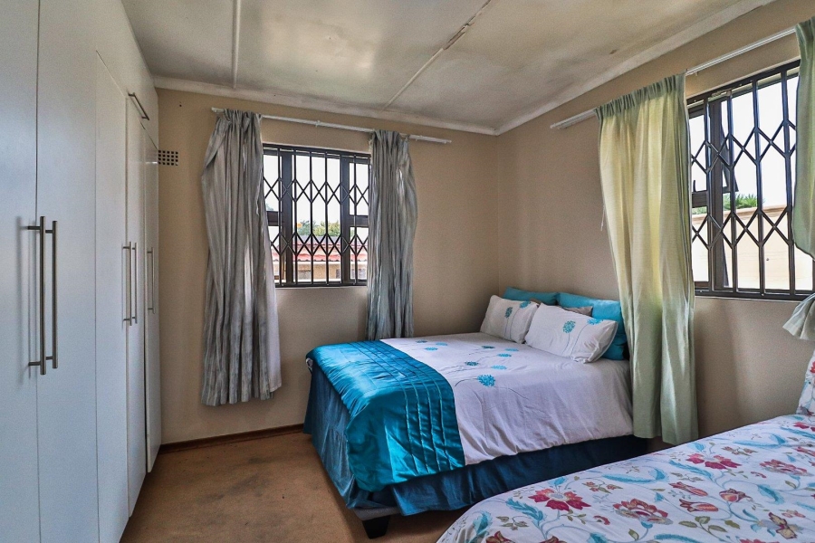 7 Bedroom Property for Sale in The Hill Gauteng
