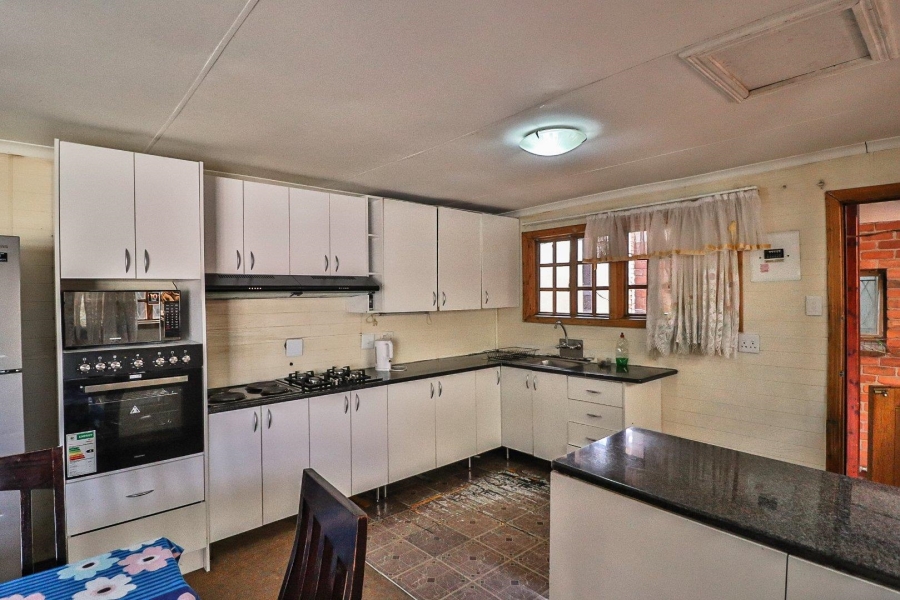 7 Bedroom Property for Sale in The Hill Gauteng
