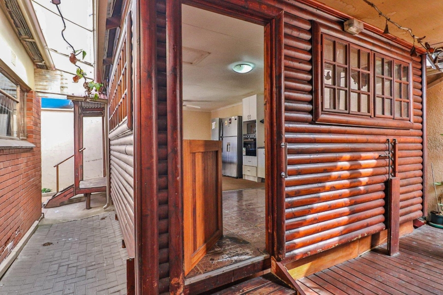 7 Bedroom Property for Sale in The Hill Gauteng