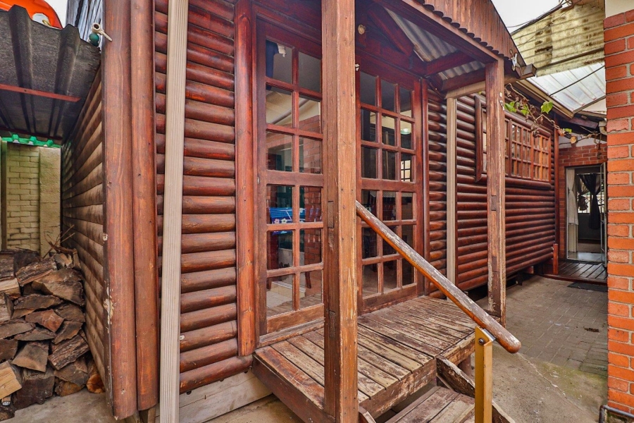 7 Bedroom Property for Sale in The Hill Gauteng