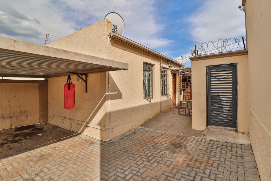 7 Bedroom Property for Sale in The Hill Gauteng