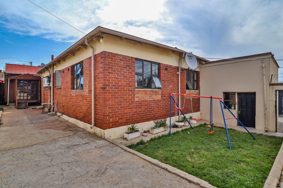 7 Bedroom Property for Sale in The Hill Gauteng