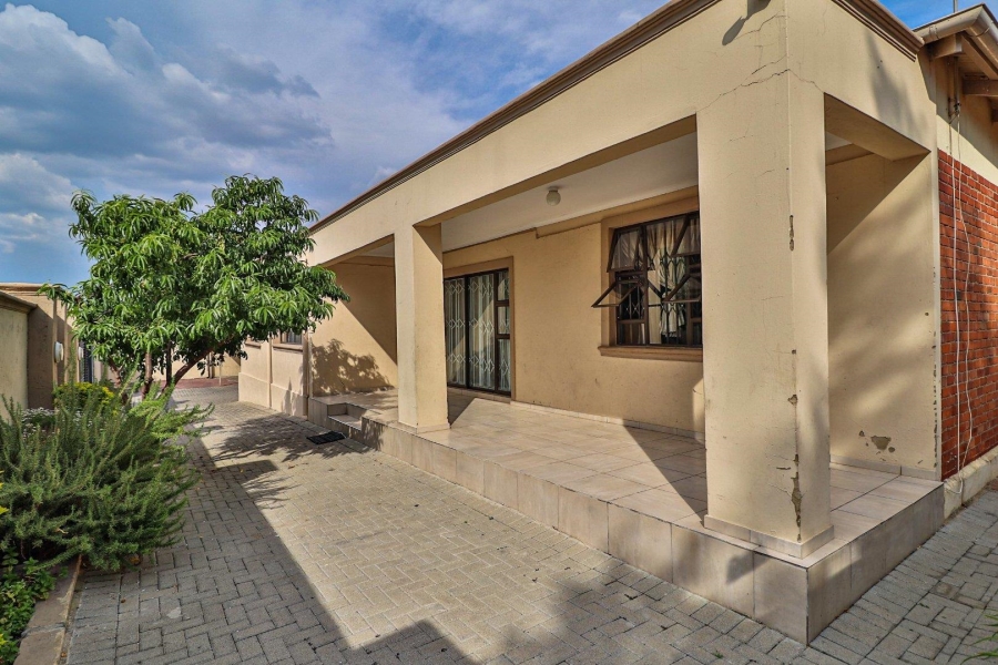 7 Bedroom Property for Sale in The Hill Gauteng