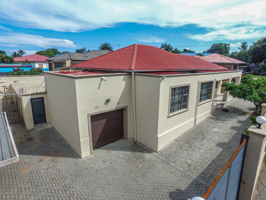 7 Bedroom Property for Sale in The Hill Gauteng