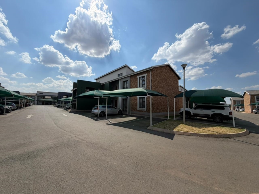 2 Bedroom Property for Sale in Protea Glen Gauteng