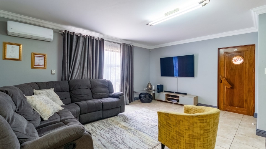 To Let 5 Bedroom Property for Rent in Meyersdal Gauteng