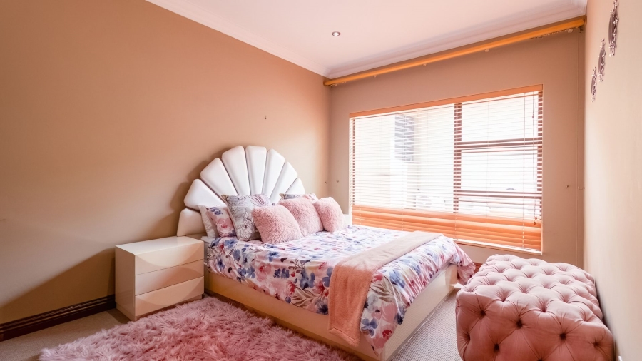 To Let 5 Bedroom Property for Rent in Meyersdal Gauteng