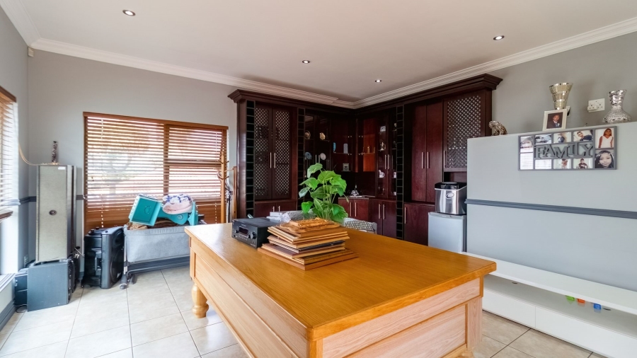 To Let 5 Bedroom Property for Rent in Meyersdal Gauteng