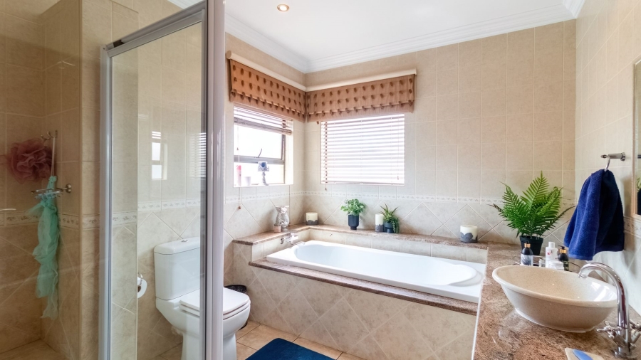 To Let 5 Bedroom Property for Rent in Meyersdal Gauteng