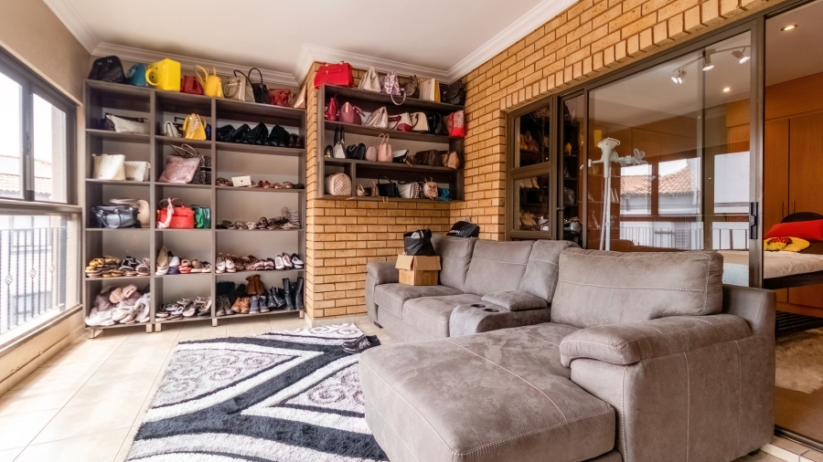 To Let 5 Bedroom Property for Rent in Meyersdal Gauteng