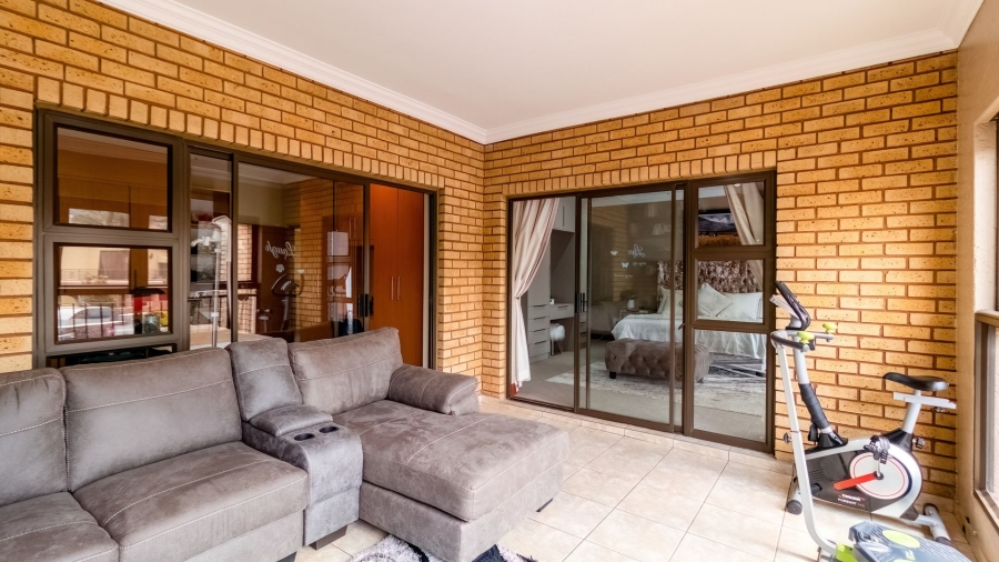 To Let 5 Bedroom Property for Rent in Meyersdal Gauteng