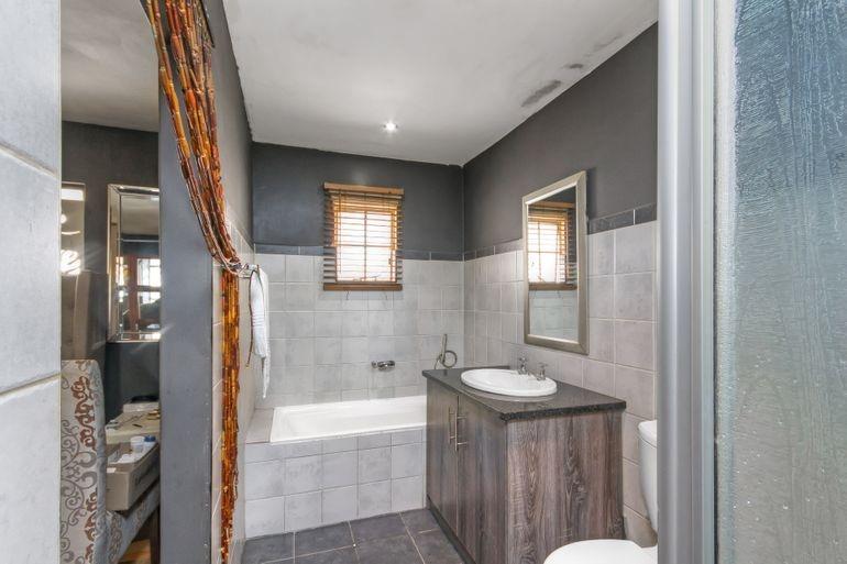 2 Bedroom Property for Sale in Marshalltown Gauteng