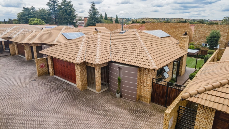 3 Bedroom Property for Sale in New Redruth Gauteng