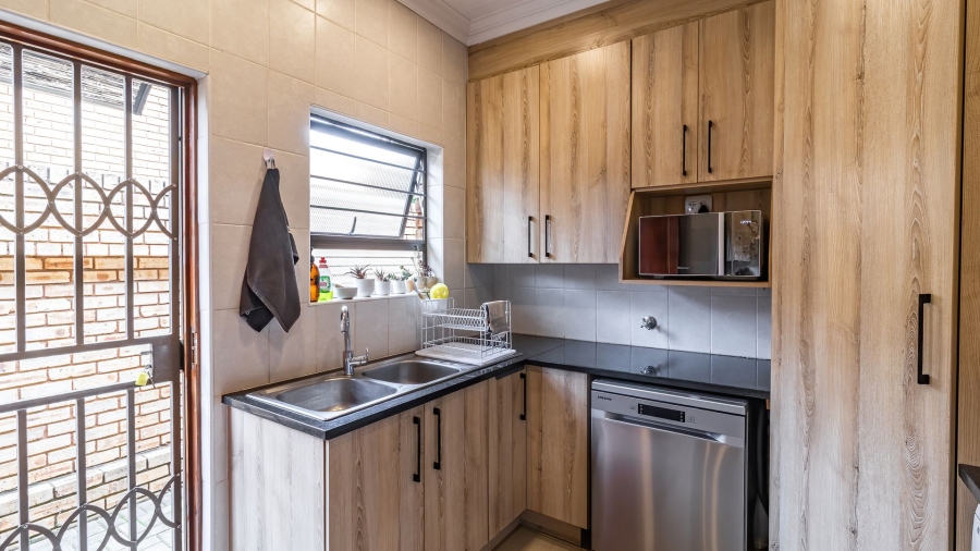 3 Bedroom Property for Sale in New Redruth Gauteng