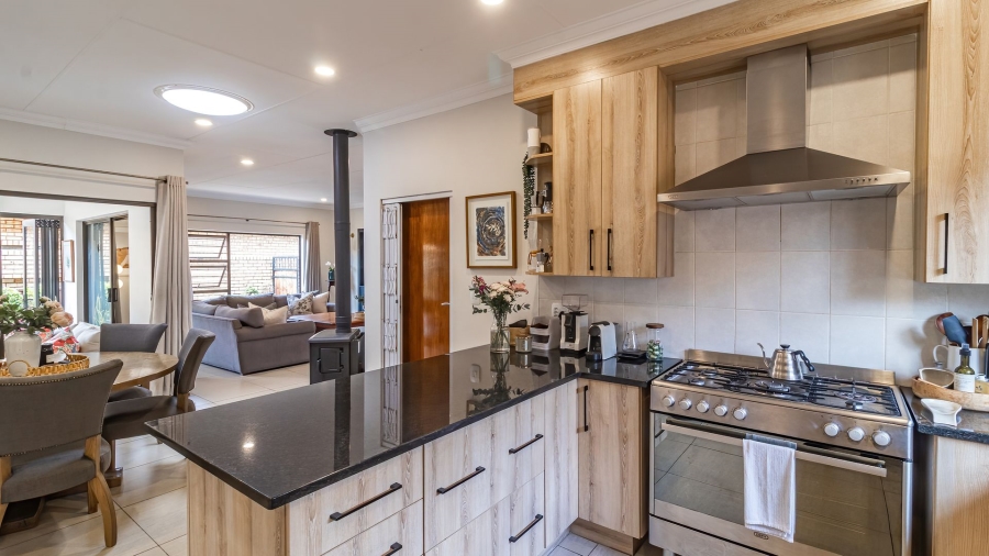 3 Bedroom Property for Sale in New Redruth Gauteng