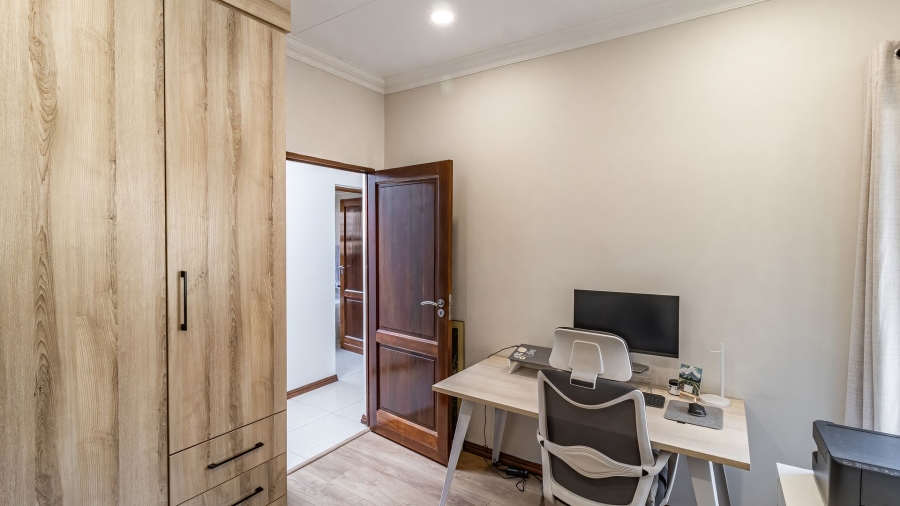 3 Bedroom Property for Sale in New Redruth Gauteng