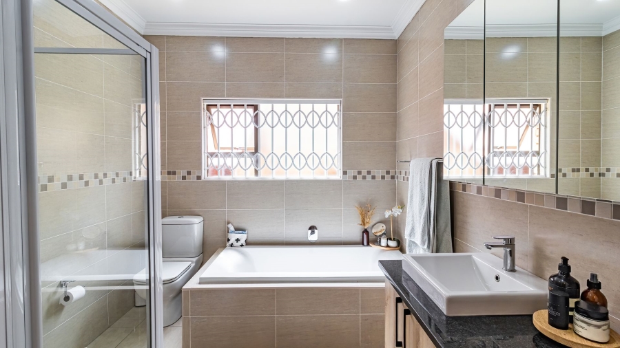 3 Bedroom Property for Sale in New Redruth Gauteng