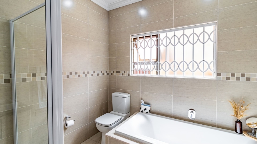 3 Bedroom Property for Sale in New Redruth Gauteng