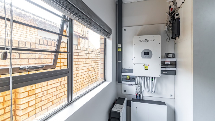 3 Bedroom Property for Sale in New Redruth Gauteng