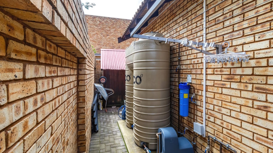 3 Bedroom Property for Sale in New Redruth Gauteng