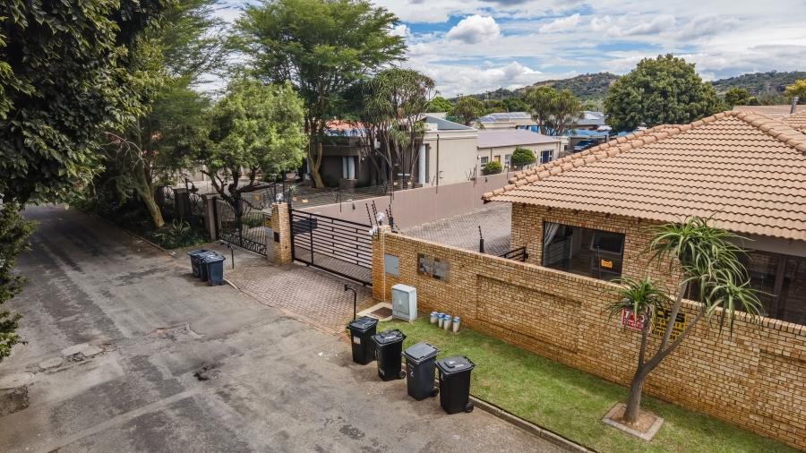 3 Bedroom Property for Sale in New Redruth Gauteng