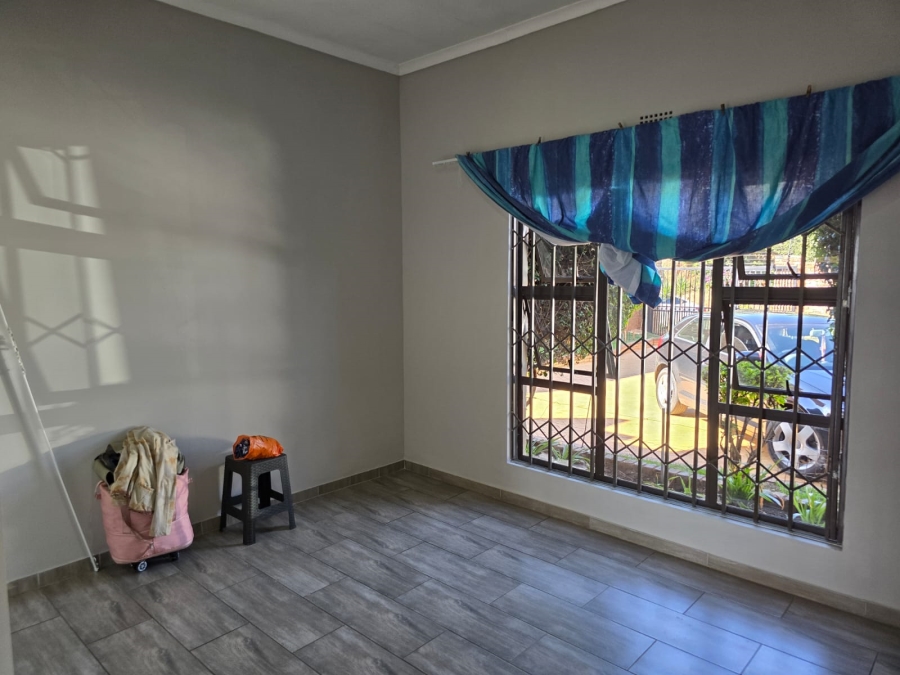 4 Bedroom Property for Sale in Bassonia Gauteng