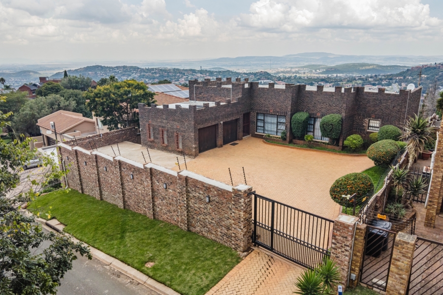 4 Bedroom Property for Sale in Bassonia Gauteng