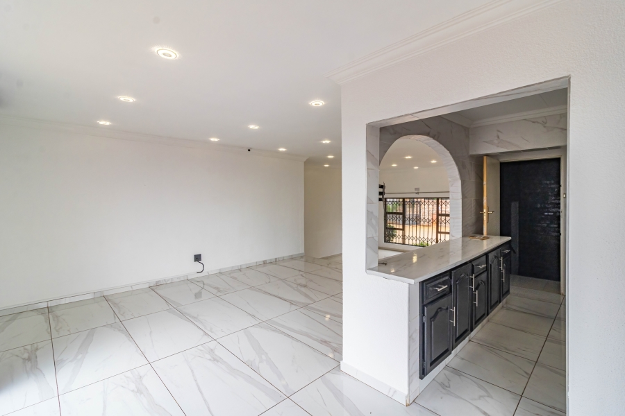 4 Bedroom Property for Sale in Bassonia Gauteng