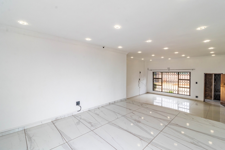 4 Bedroom Property for Sale in Bassonia Gauteng