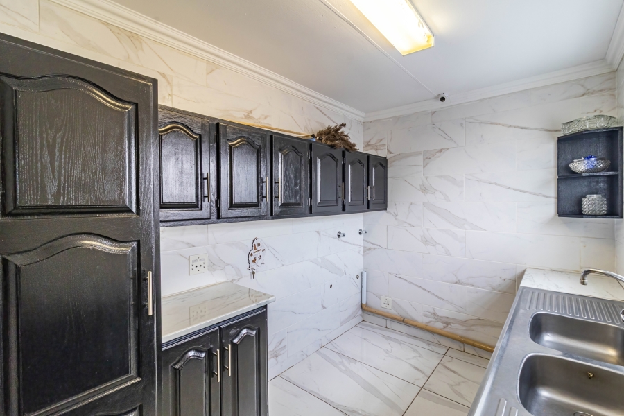 4 Bedroom Property for Sale in Bassonia Gauteng