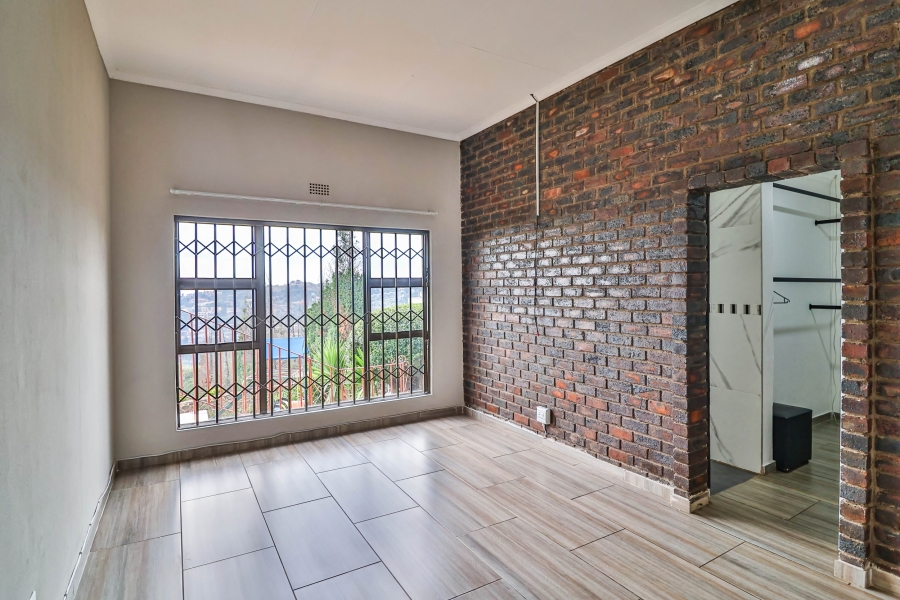 4 Bedroom Property for Sale in Bassonia Gauteng