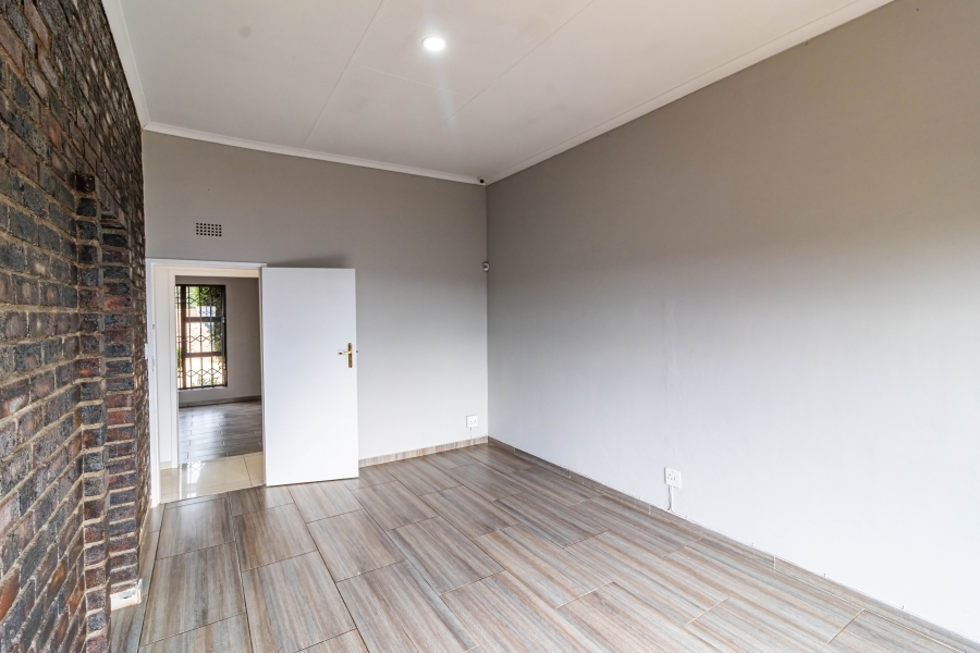 4 Bedroom Property for Sale in Bassonia Gauteng